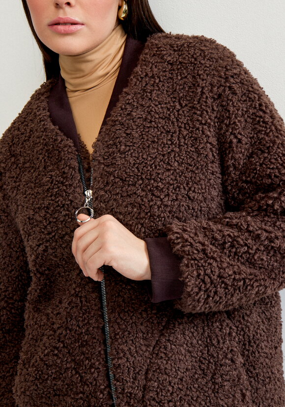 Бомбер на молнии в стиле тедди шир.  580, рис. 32