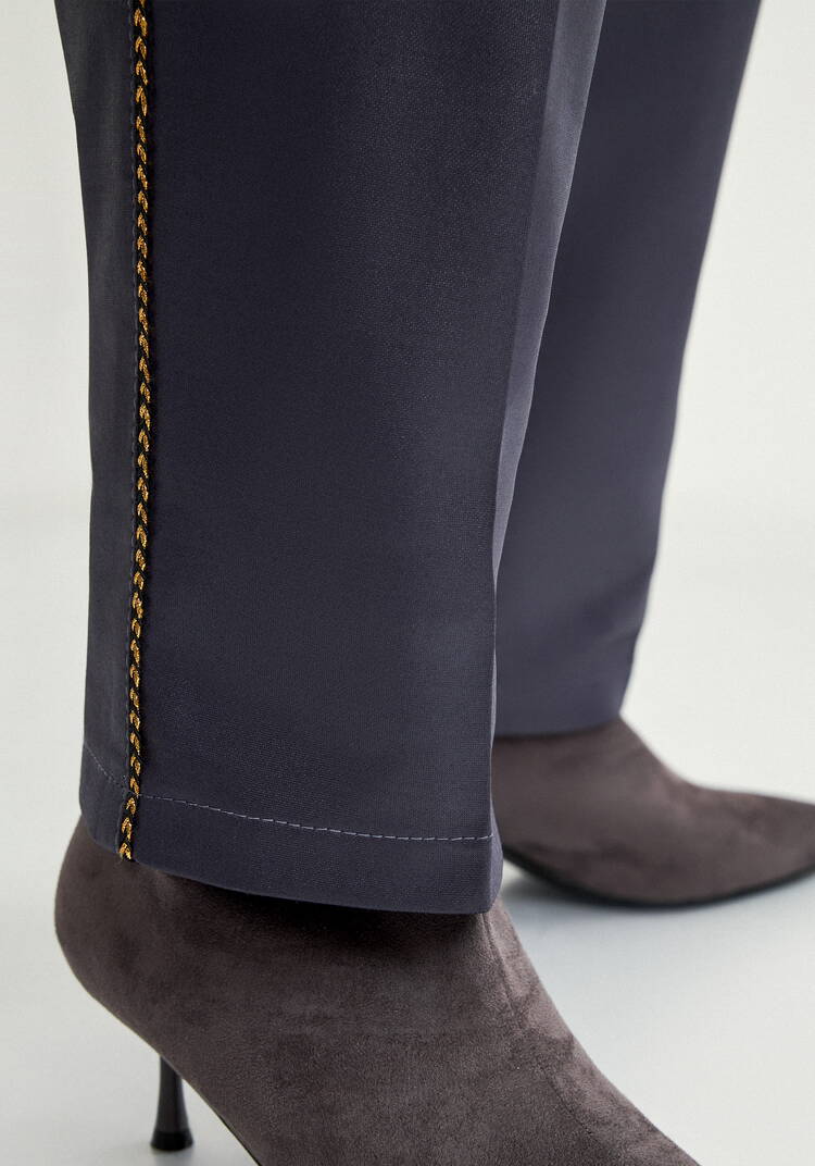 Брюки прямые с кантами по бокам шир.  750, рис. 13