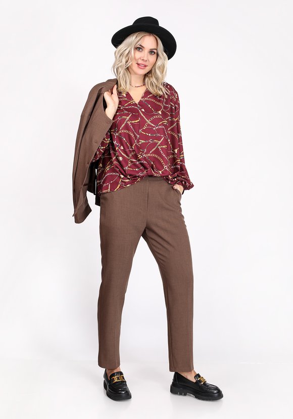 Блуза со сборкой и V-образным вырезом шир.  580, рис. 1