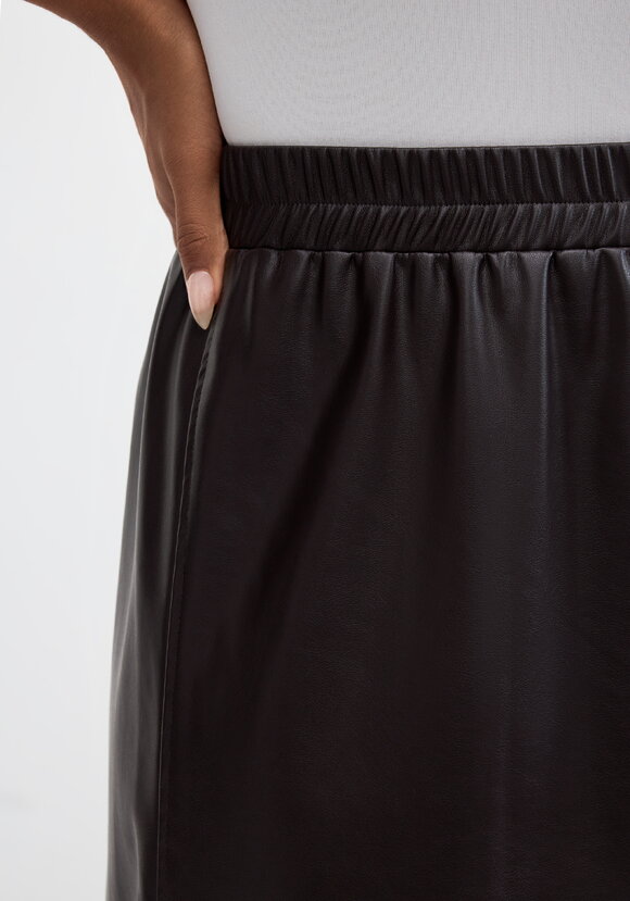 Юбка из экокожи Марина шир.  580, рис. 5