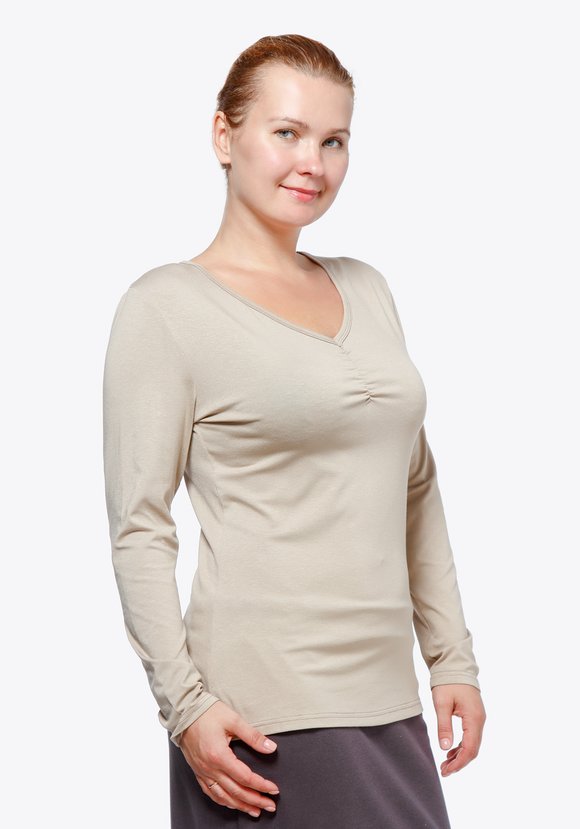 Лонгслив с V-образным вырезом шир.  580, рис. 9