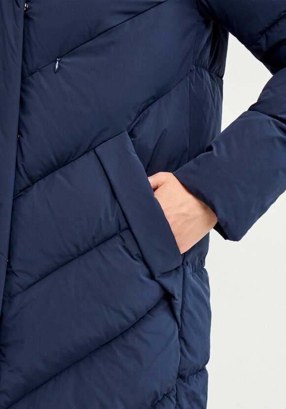 Пуховик стеганый свободного кроя с капюшоном шир.  580, рис. 9