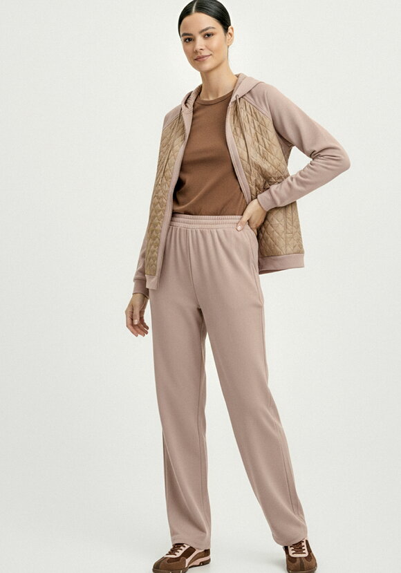 Бомбер с капюшоном из комбинированной ткани шир.  580, рис. 27