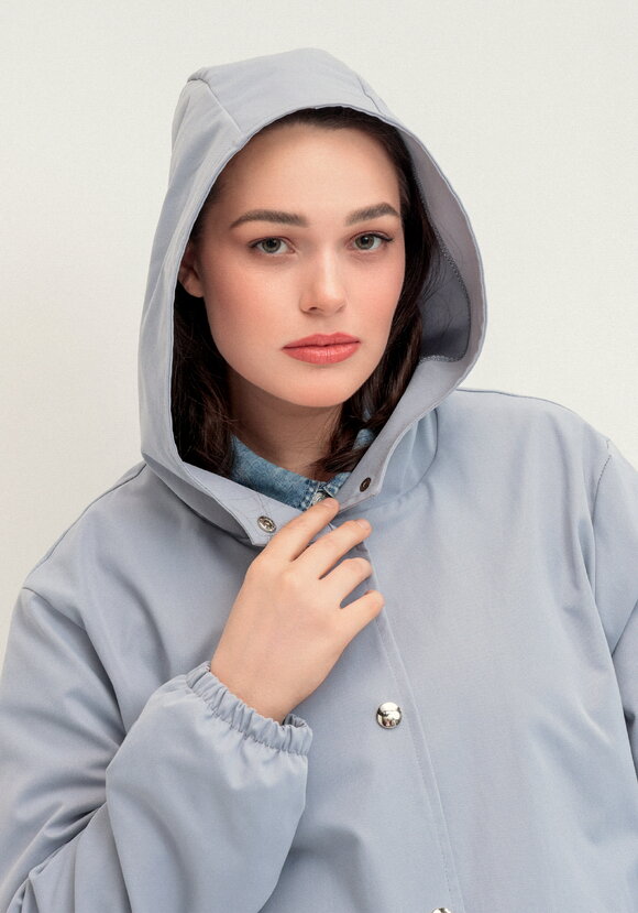 Ветровка с капюшоном и талии на кулиске шир.  580, рис. 32