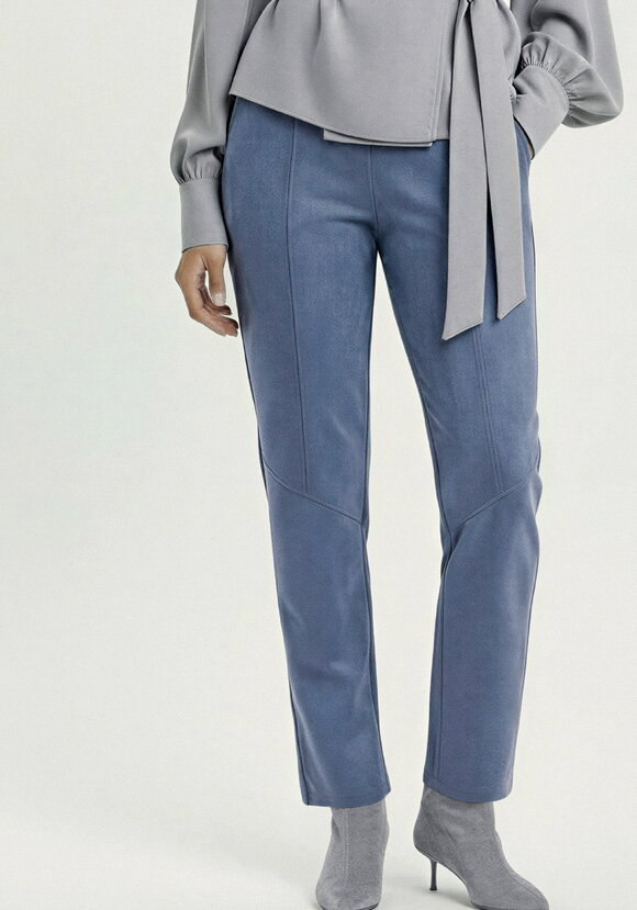 Брюки с фигурными рельефами шир.  580, рис. 20