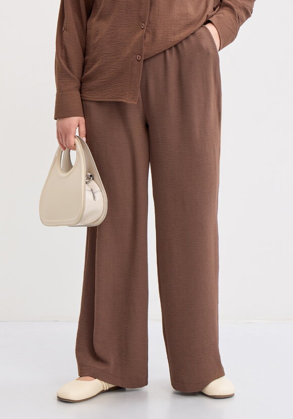 Брюки широкие на резинке по талии шир.  580, рис. 26