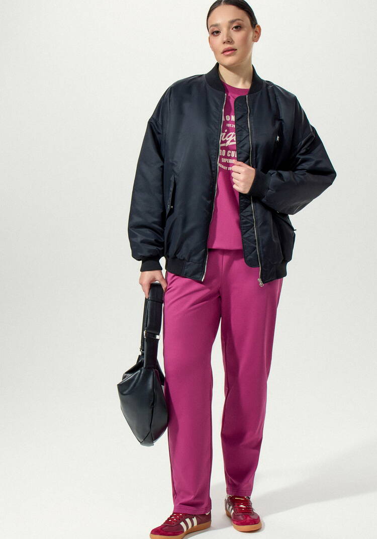 Костюм из брюк и свитшота с принтом на  груди шир.  750, рис. 22