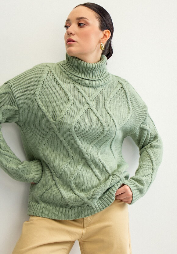 Свитер с объемными ромбами шир.  580, рис. 1