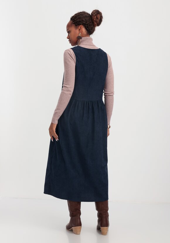 Сарафан из вельвета на пуговицах шир.  580, рис. 20