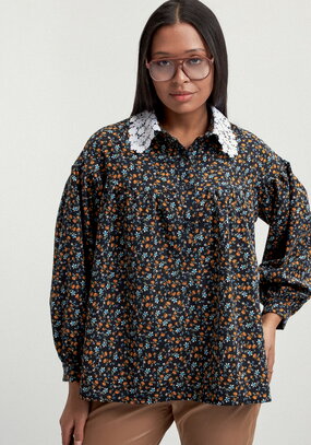 Блуза из микровельвета с ажурным воротником