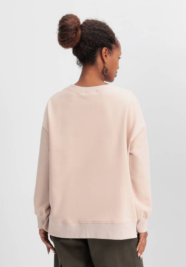 Свитшот свободного кроя с накладным карманом шир.  750, рис. 20