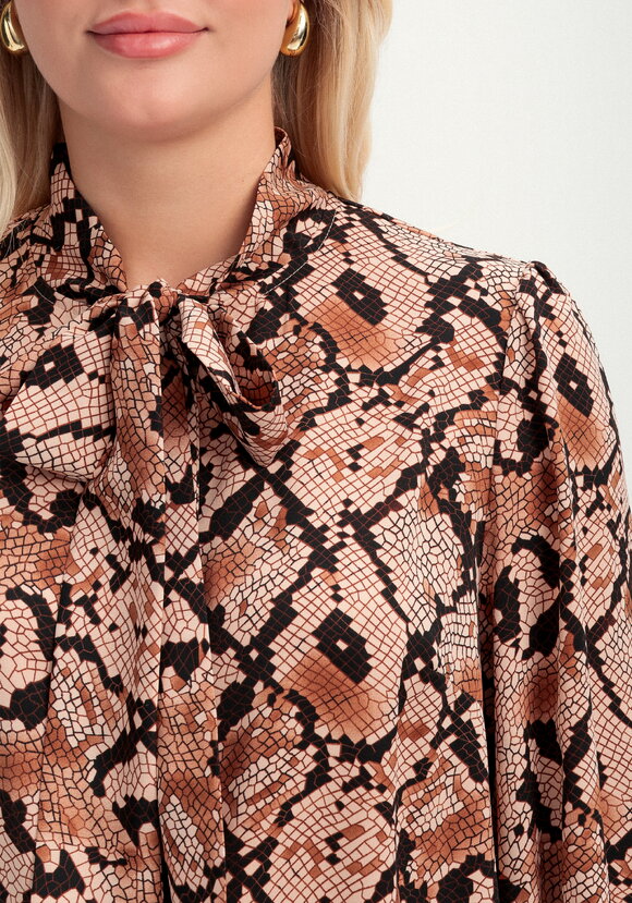 Туника свободного кроя с воланом по низу шир.  580, рис. 5