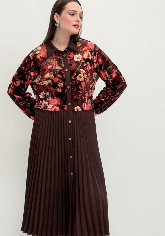 Платье с отрезной кокеткой и юбкой плиссе шир.  580, рис. 24