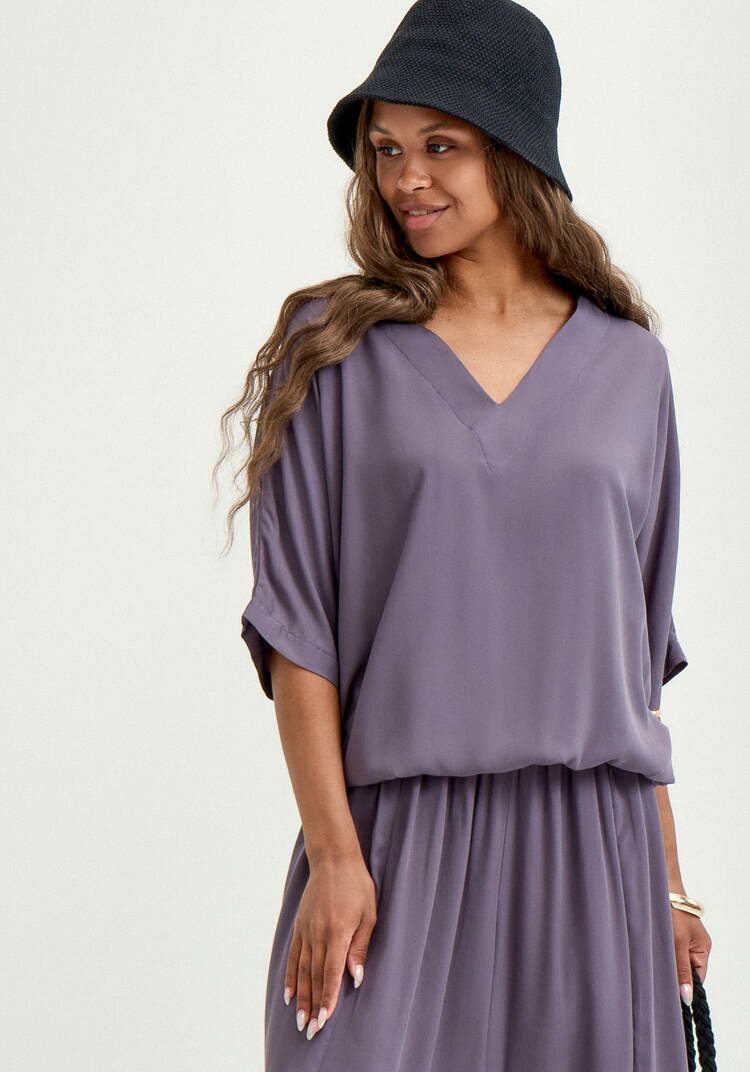 Блуза с V-образным вырезом свободная шир.  750, рис. 24