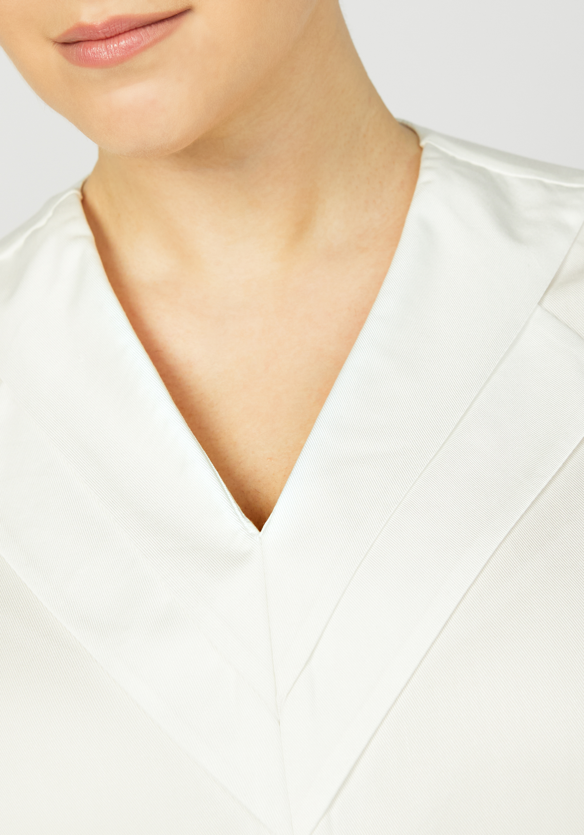Блуза с оригинальной отделкой по горловине G.Grosso, цвет белый, размер 52-54 - фото 8