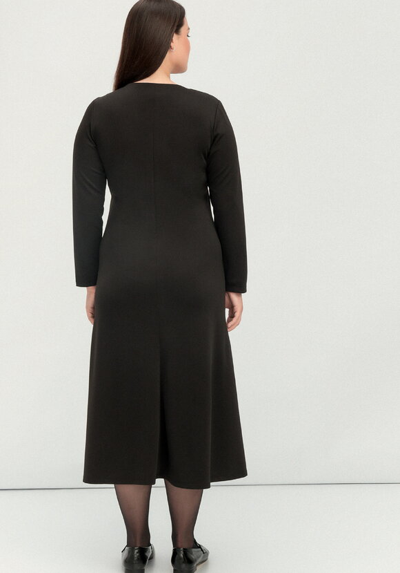 Платье длины миди с V-образным воротником шир.  580, рис. 3