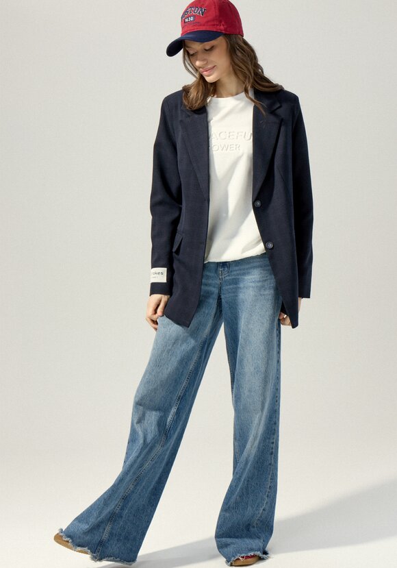 Свитшот с объемным принтом на груди шир.  580, рис. 2