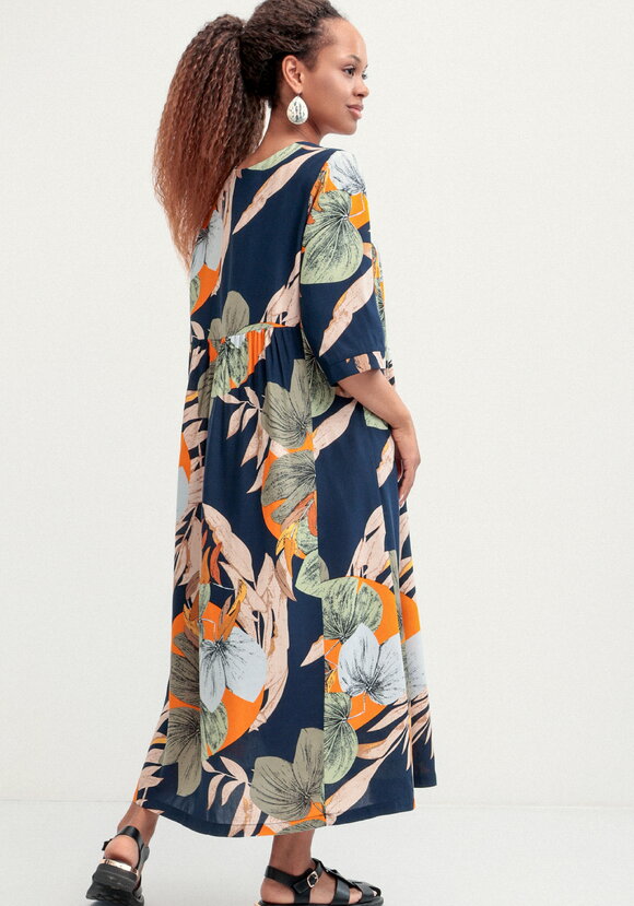 Платье из штапеля с тропическим принтом шир.  580, рис. 3