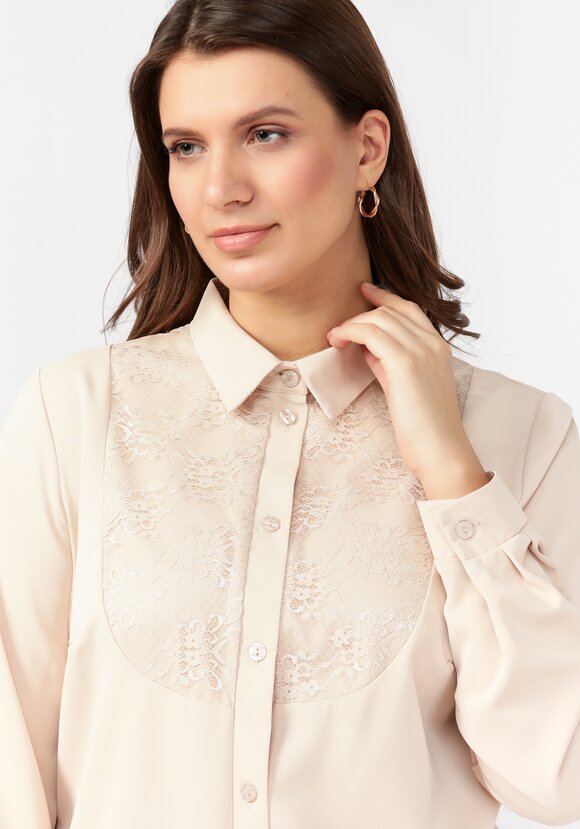 Блуза прямого силуэта с гипюровой вставкой шир.  580, рис. 16