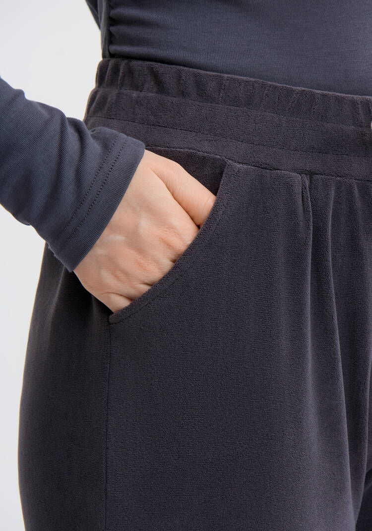 Брюки велюровые прямые на резинке по поясу шир.  750, рис. 35