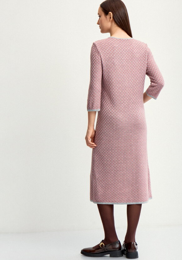 Платье полуприлегающего силуэта с рукавом 3/4 шир.  580, рис. 9