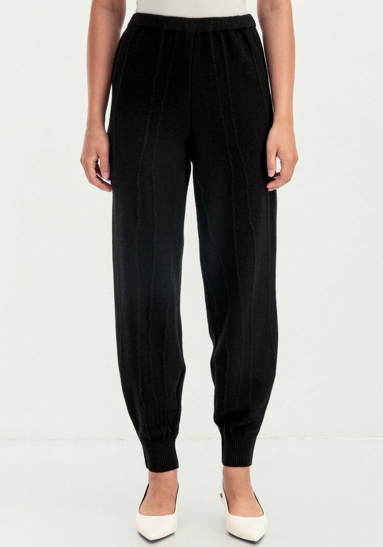 Брюки джоггеры с фактурным рисунком шир.  750, рис. 20