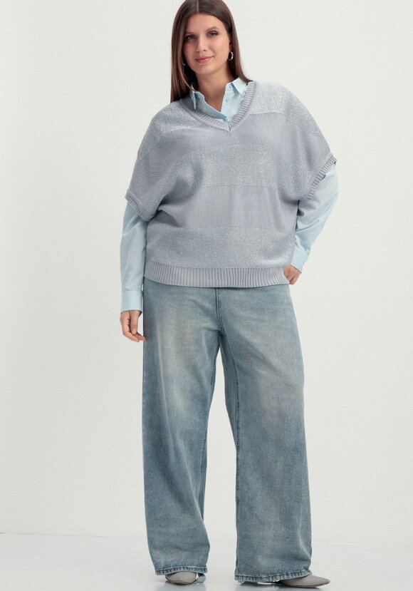 Жилет с V-образным вырезом свободного кроя шир.  580, рис. 7