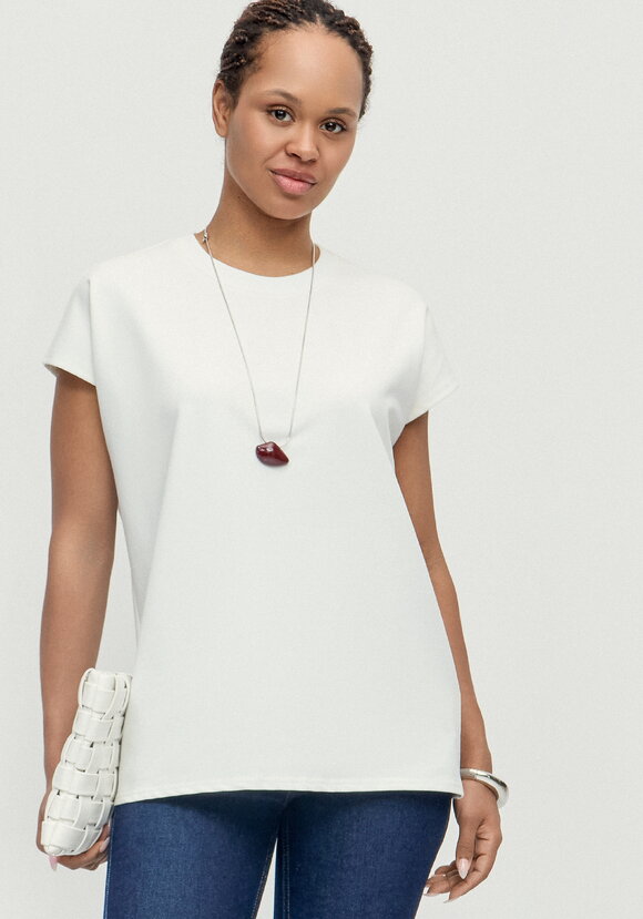 Футболка из трикотажа со спущенным плечом шир.  580, рис. 1