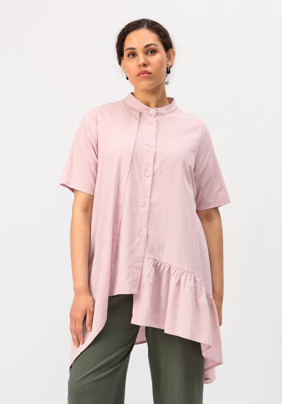 Блуза оригинального кроя с воланом шир.  580, рис. 31