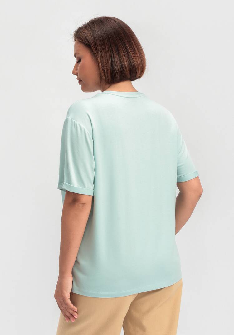 Футболка с принтом-аппликацией шир.  750, рис. 11