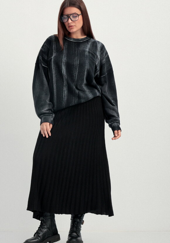 Юбка A-образного силуэта с имитацией плиссе шир.  580, рис. 8