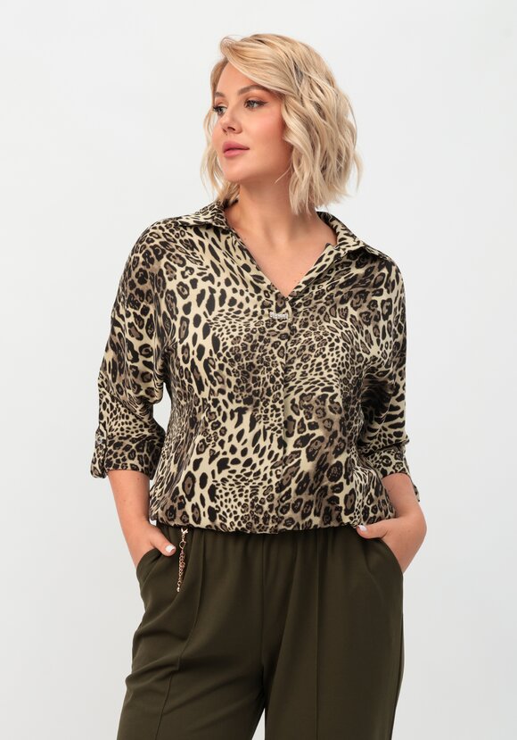 Блуза с патами на рукавах и брошью шир.  580, рис. 26