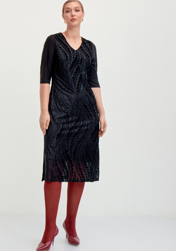 Платье из панбархата и трикотажа шир.  580, рис. 23