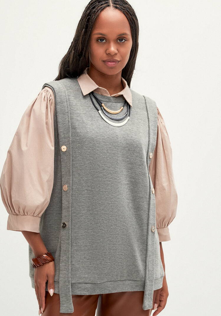 Жилет трикотажный с пуговицами шир.  750, рис. 9