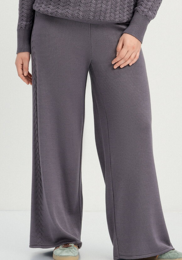 Брюки прямые свободной посадки с лампасами шир.  580, рис. 2