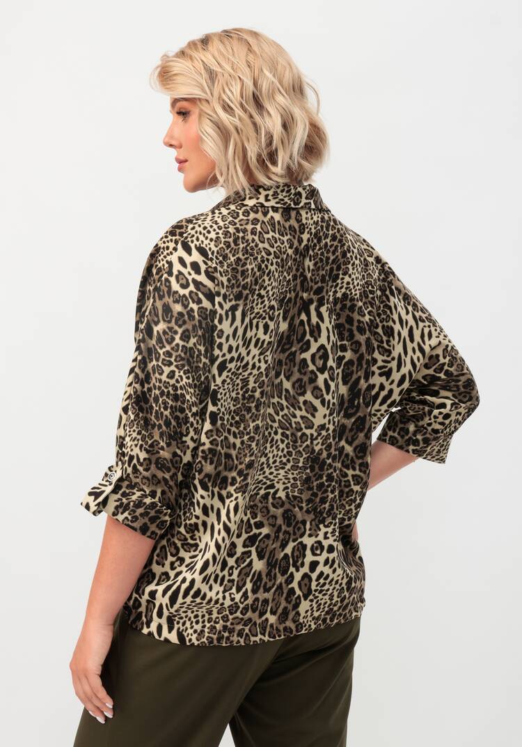 Блуза с патами на рукавах и брошью шир.  750, рис. 29