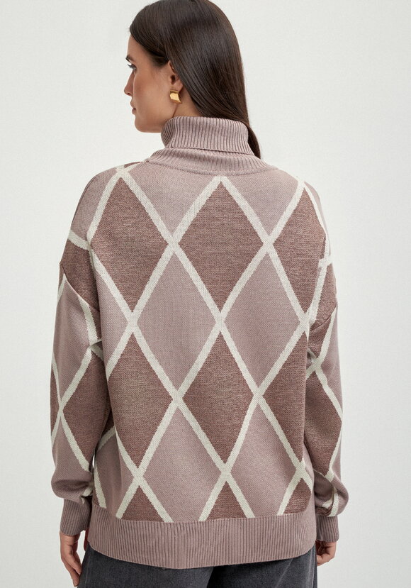 Свитер с рисунком ромбы и метанитью шир.  580, рис. 3