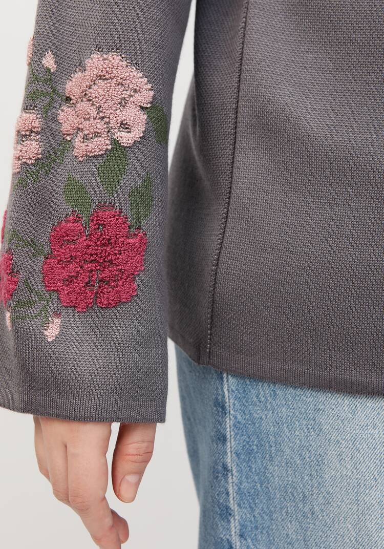 Кардиган с цветочным акцентом шир.  750, рис. 13