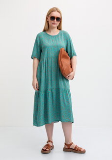 Платье свободное с короткими рукавами