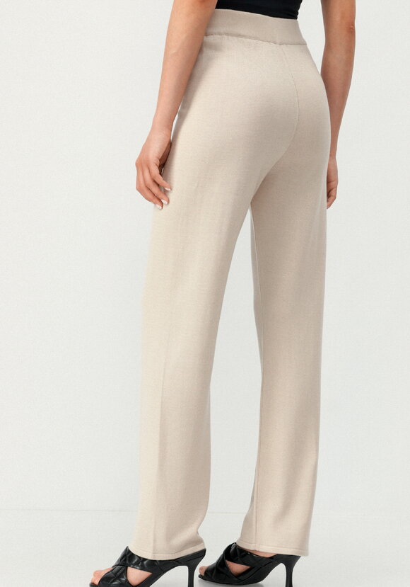 Брюки прямого кроя на широкой резинке шир.  580, рис. 9