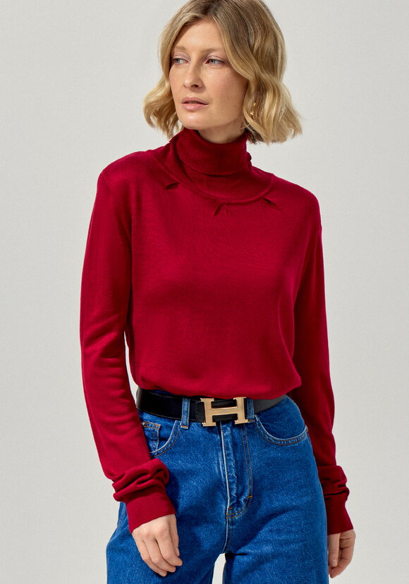 Водолазка с защипами у горловины шир.  580, рис. 20