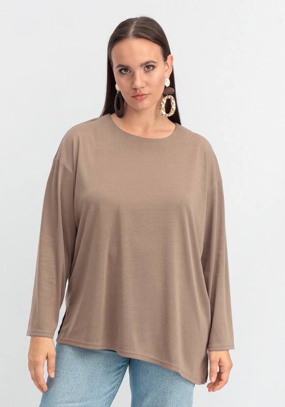 Лонгслив с асимметричным низом шир.  580, рис. 15