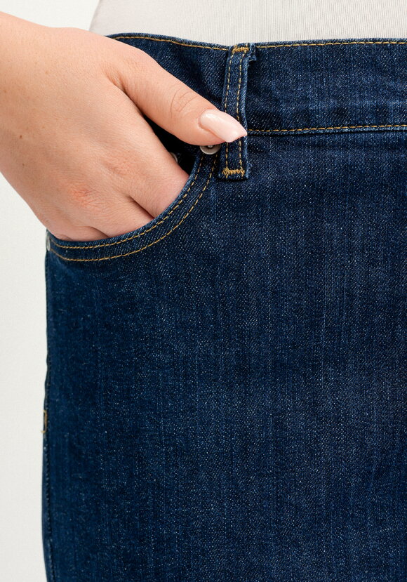 Джинсы прямые с принтом на кармане шир.  580, рис. 16