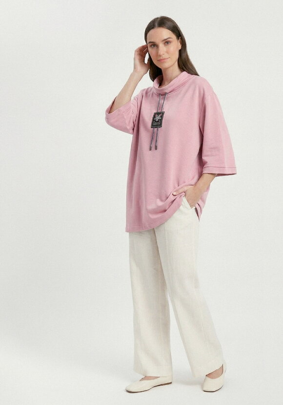 Блуза с декором по горловине шир.  580, рис. 5