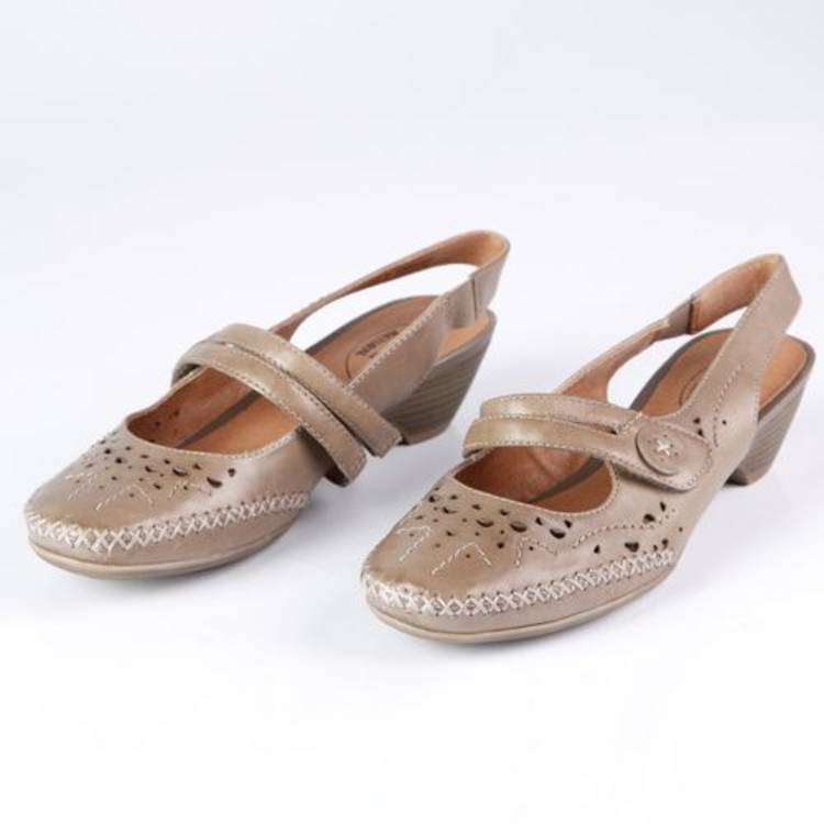 Туфли женские из натуральной кожи украшенные ремешком и перфорацией шир.  750, рис. 1