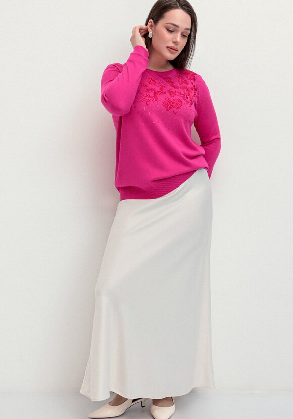 Джемпер с цветочной вышивкой и стразами шир.  580, рис. 24