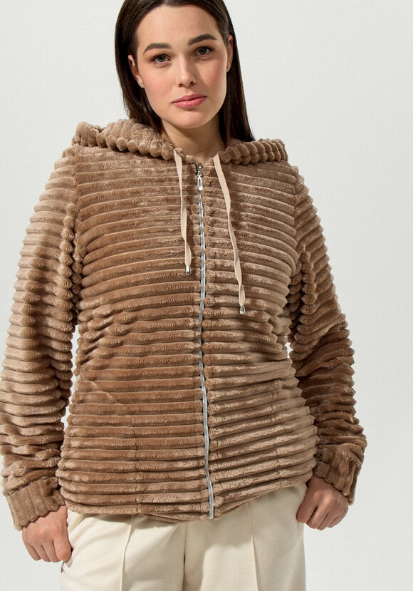 Толстовка меховая на молнии шир.  580, рис. 24