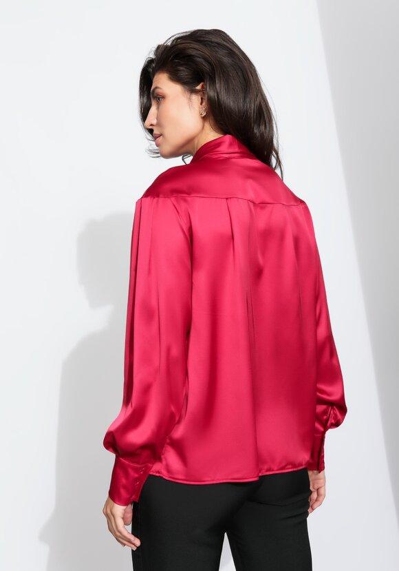 Блуза прямого силуэта с бантом шир.  580, рис. 38