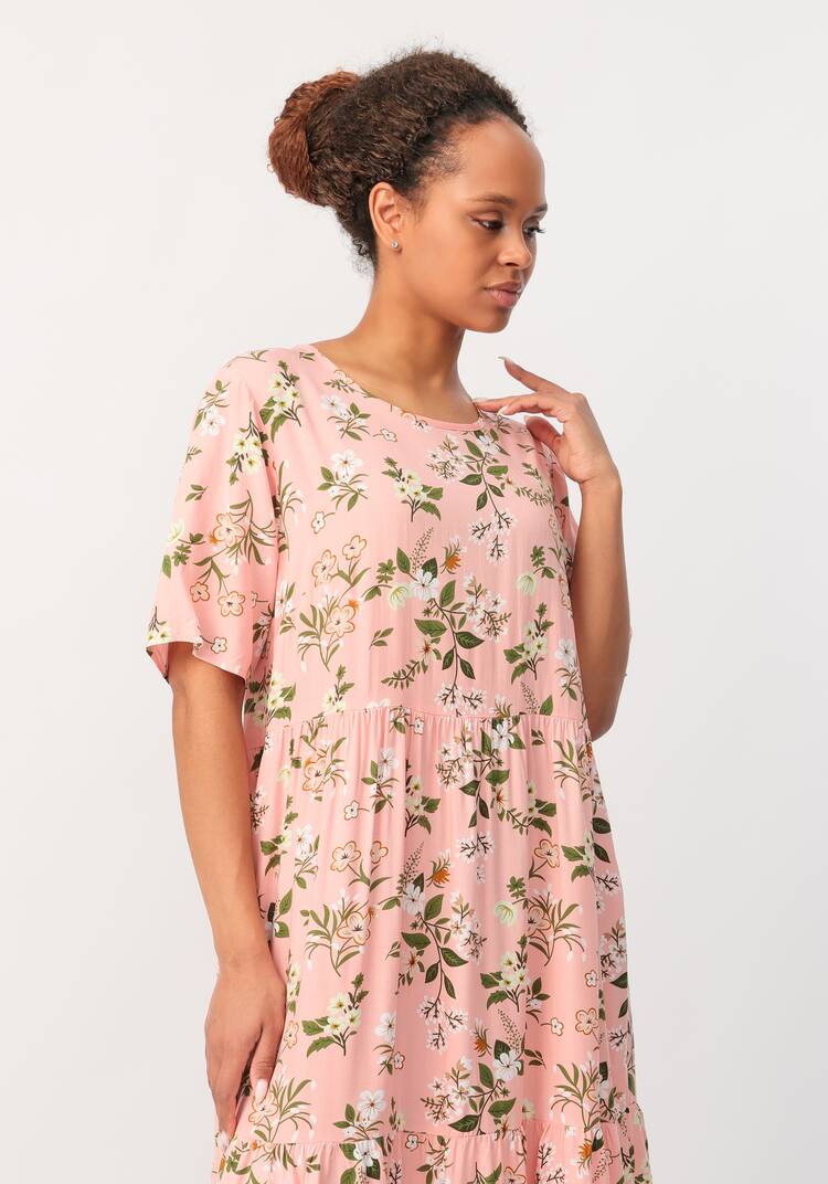 Платье с отрезной талией и коротким рукавом шир.  750, рис. 26