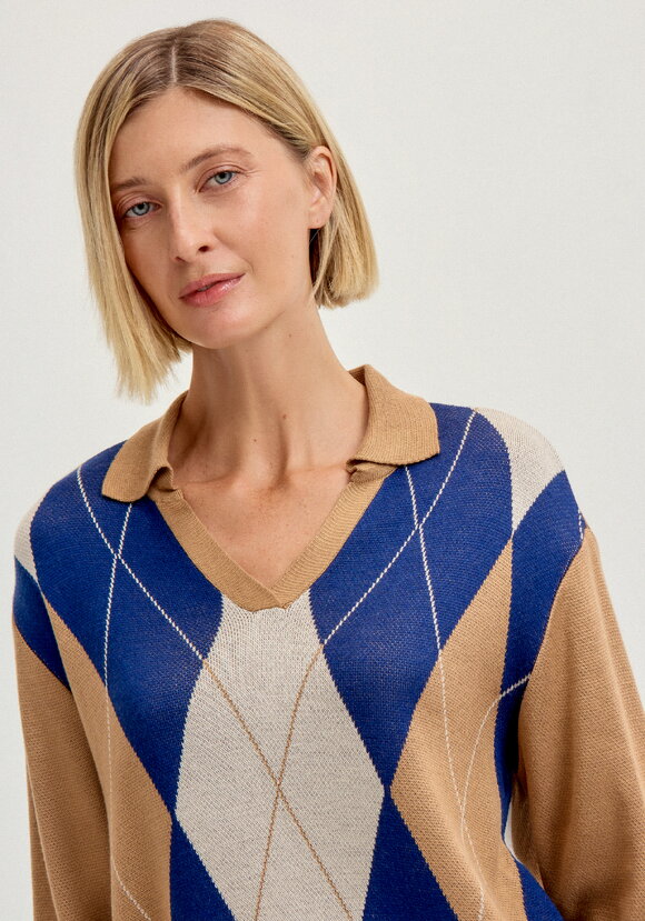 Джемпер с воротом-поло и ромбовидным узором шир.  580, рис. 12